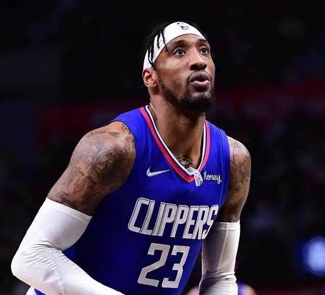 杏彩体育app-【观察】顺应时代潮流！快艇能排出哪些全锋线阵容？